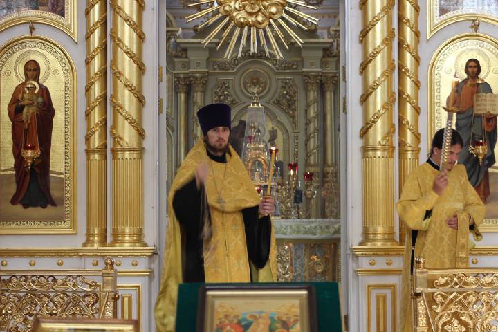   &raquo; Click to zoom ->