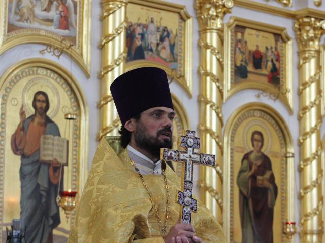   &raquo; Click to zoom ->