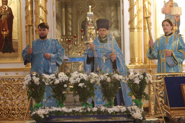   &raquo; Click to zoom ->