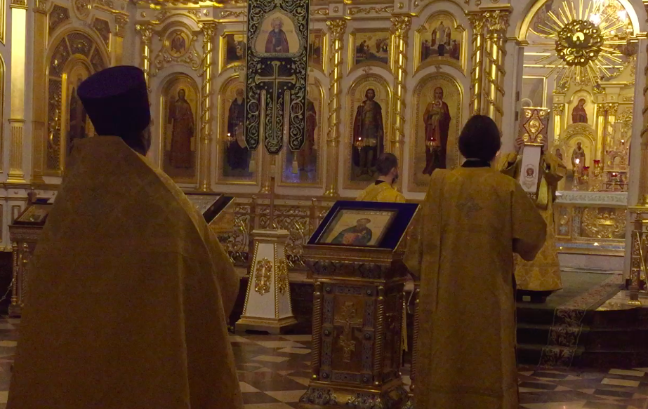   &raquo; Click to zoom ->