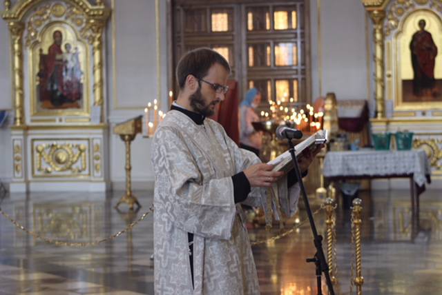   &raquo; Click to zoom ->