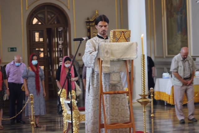   &raquo; Click to zoom ->