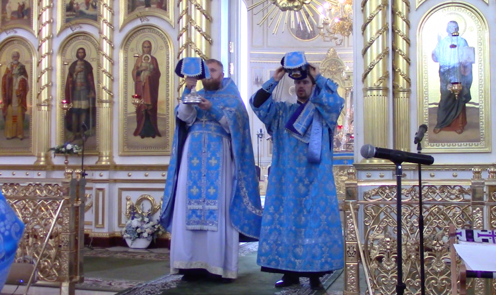   &raquo; Click to zoom ->