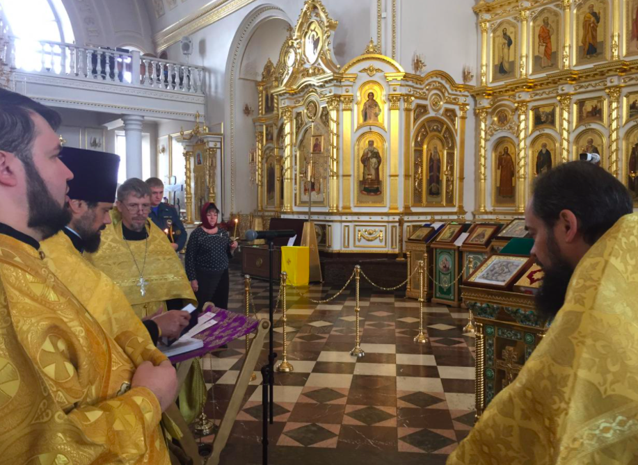   &raquo; Click to zoom ->