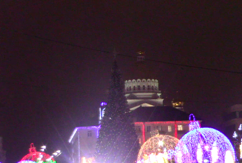   &raquo; Click to zoom ->