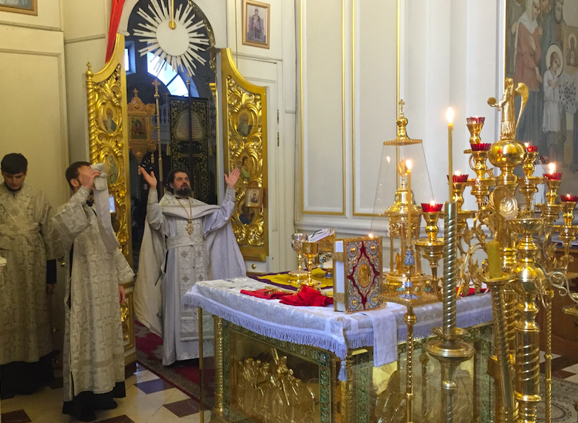   &raquo; Click to zoom ->