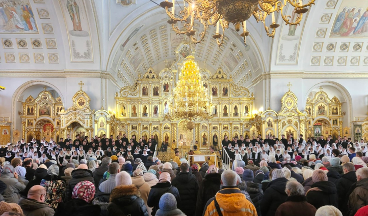   &raquo; Click to zoom ->